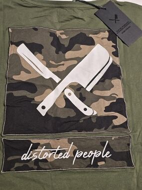 Distorted People Camo Graphic Tee in Olive Green